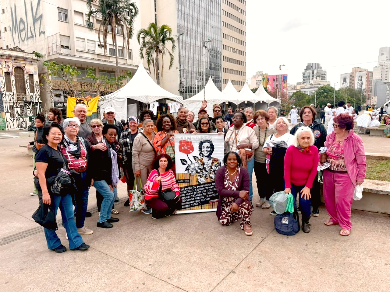 Mulheres negras ocupam as ruas por direitos e reparação